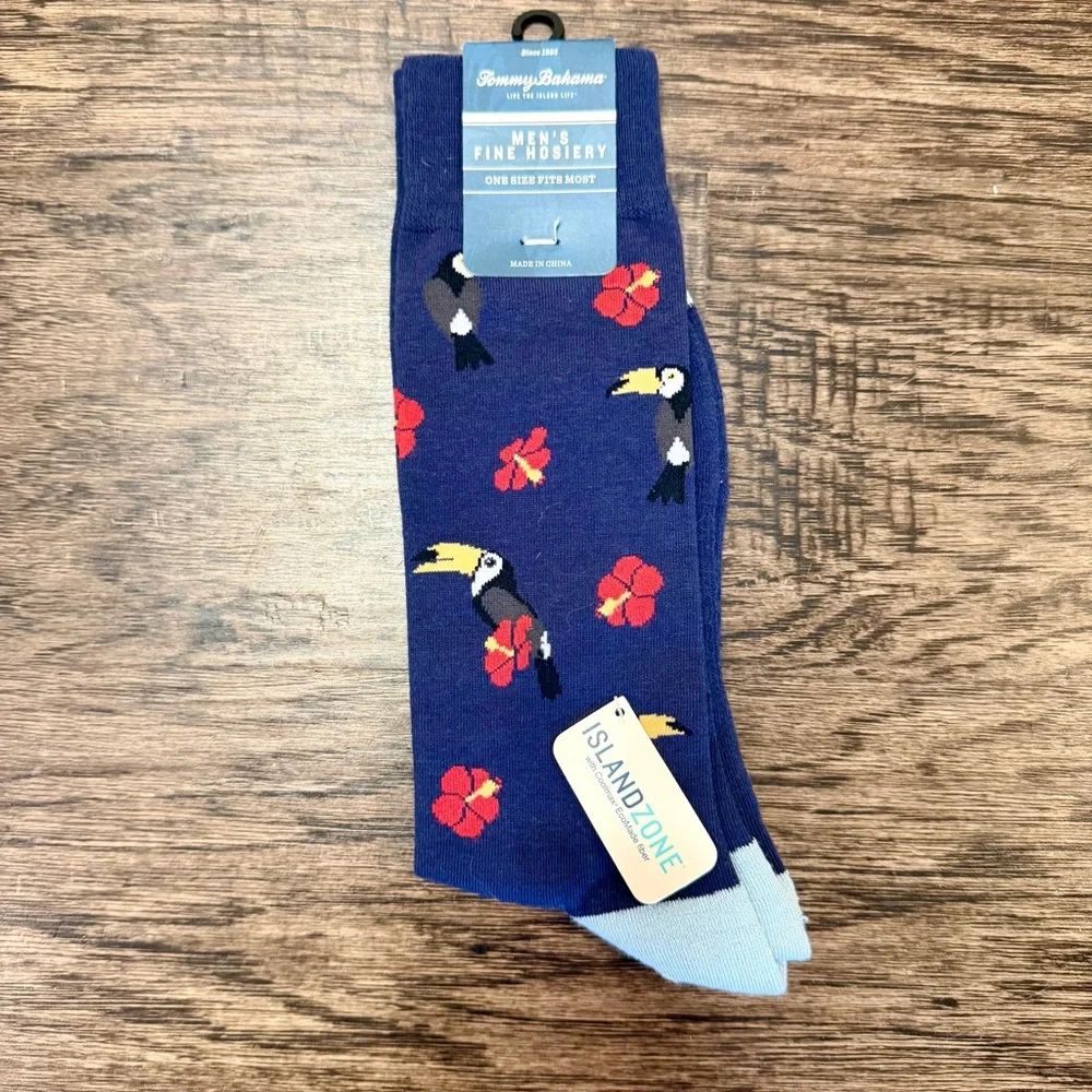 NWT Tommy Bahama Men’s Navy Toucan & Red Hibiscus Crew Socks w/CoolMax Fiber